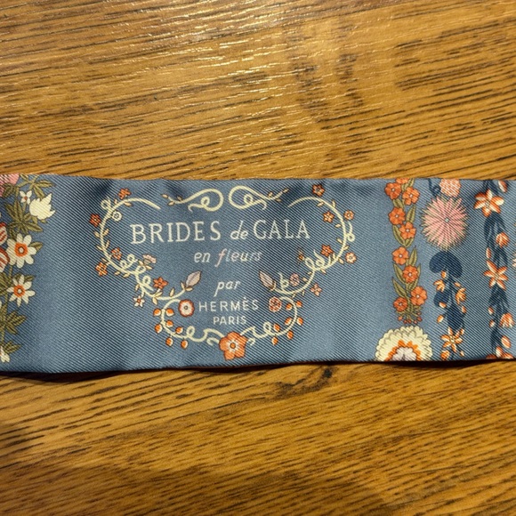 Hermes Silk Brides De Gala En Fleurs Twilly Blue Jean Rose Saumon - Picture 6 of 8
